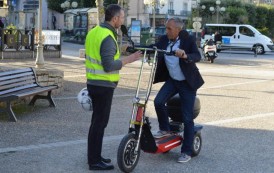 Dinan. Il réalise un tour de Bretagne pour promouvoir sa trottinette