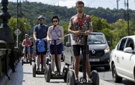 Ras le bol des hordes de touristes sur roulettes !