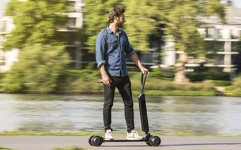 Audi présente la E-tron Scooter, une trottinette électrique inspirée du skateboard, à 2000€
