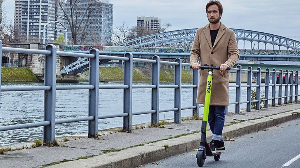BMW, Mercedes et Ford à l'assaut du marché parisien de la trottinette électrique