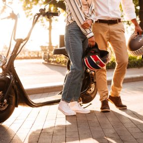 Trottinette électrique ou scooter électrique : lequel est le plus adapté à votre utilisation et vers qui s’orienter ?