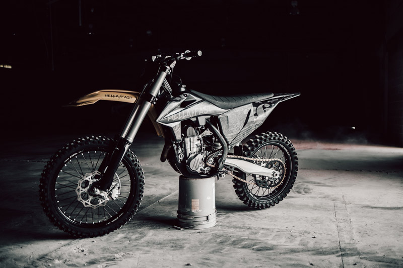 Télécharger vidéo TikTok d&rsquo;un mélange de teinte pour réservoir de moto, avant de l&rsquo;oublier